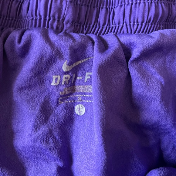 Nike Women's Dri Fit Tempo Shorts - Picture 6 of 8